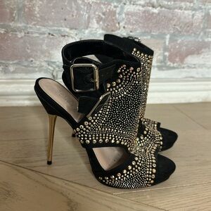 Carvel Gyrate Kurt Geiger Studded Cut-Out heels